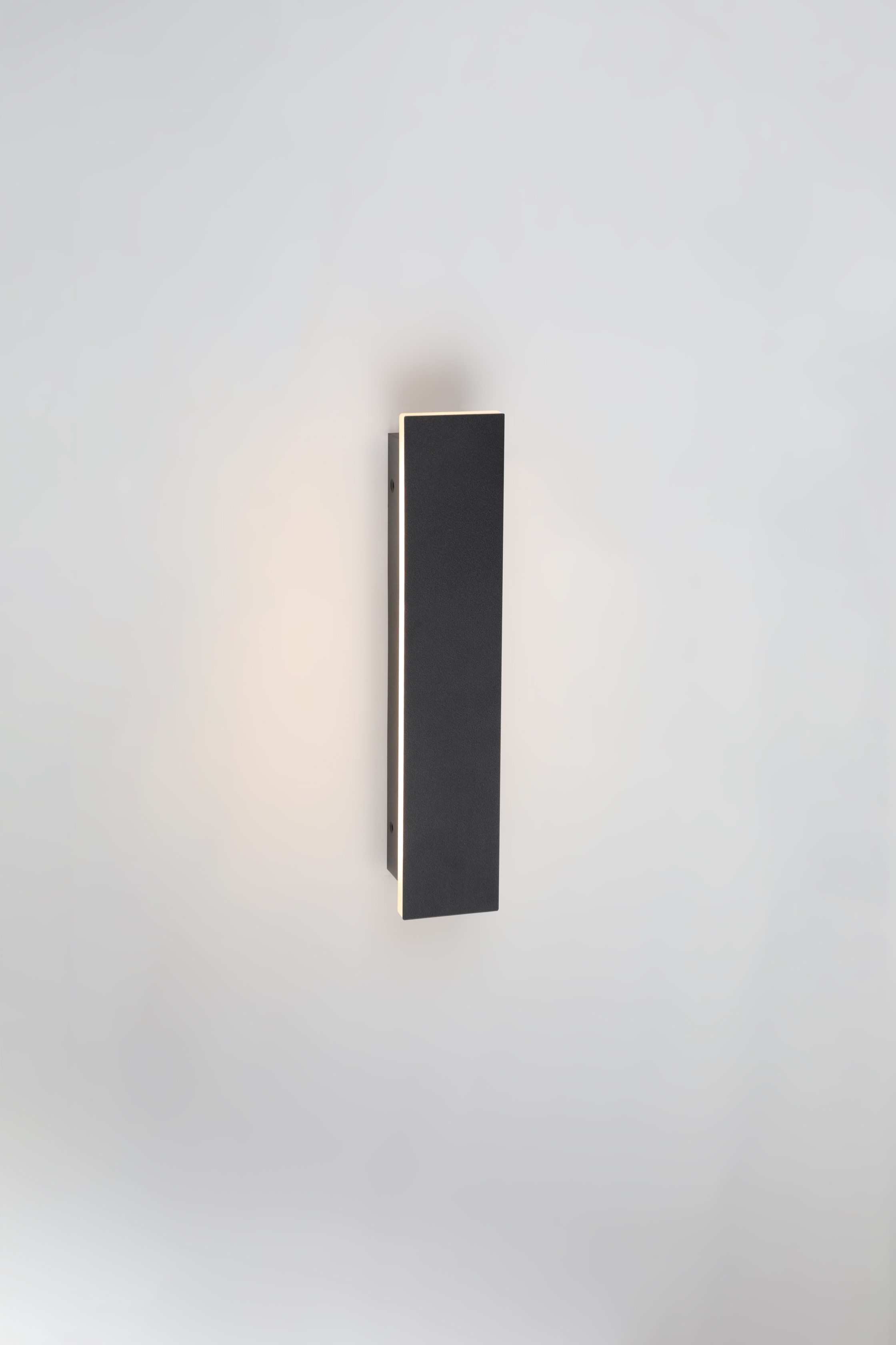 Linear 30 Edge Black