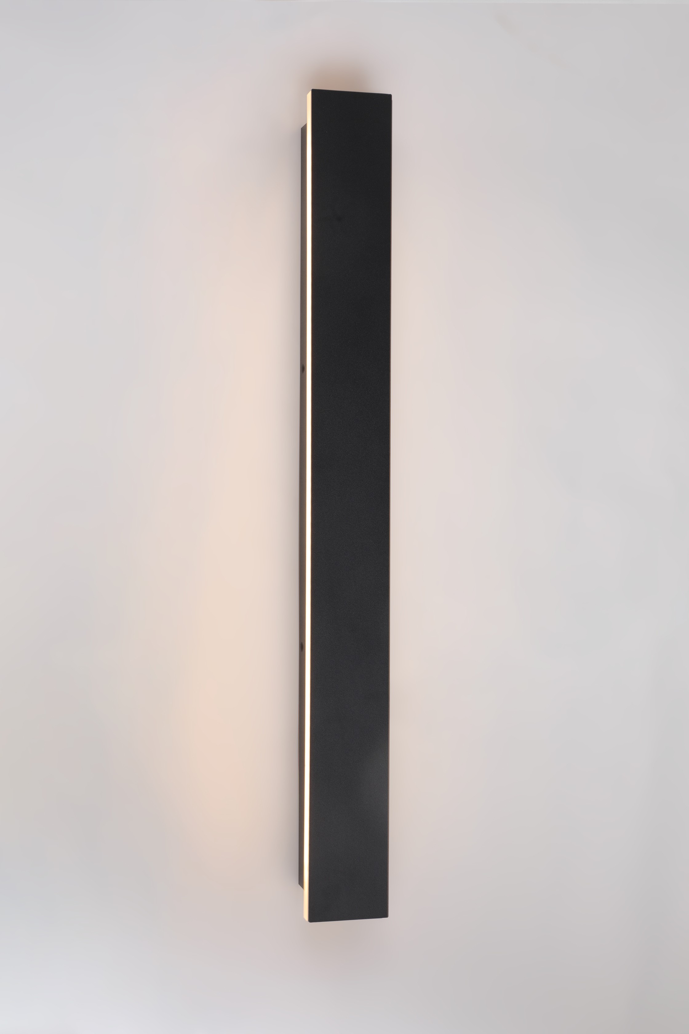 Linear 60 Edge Black