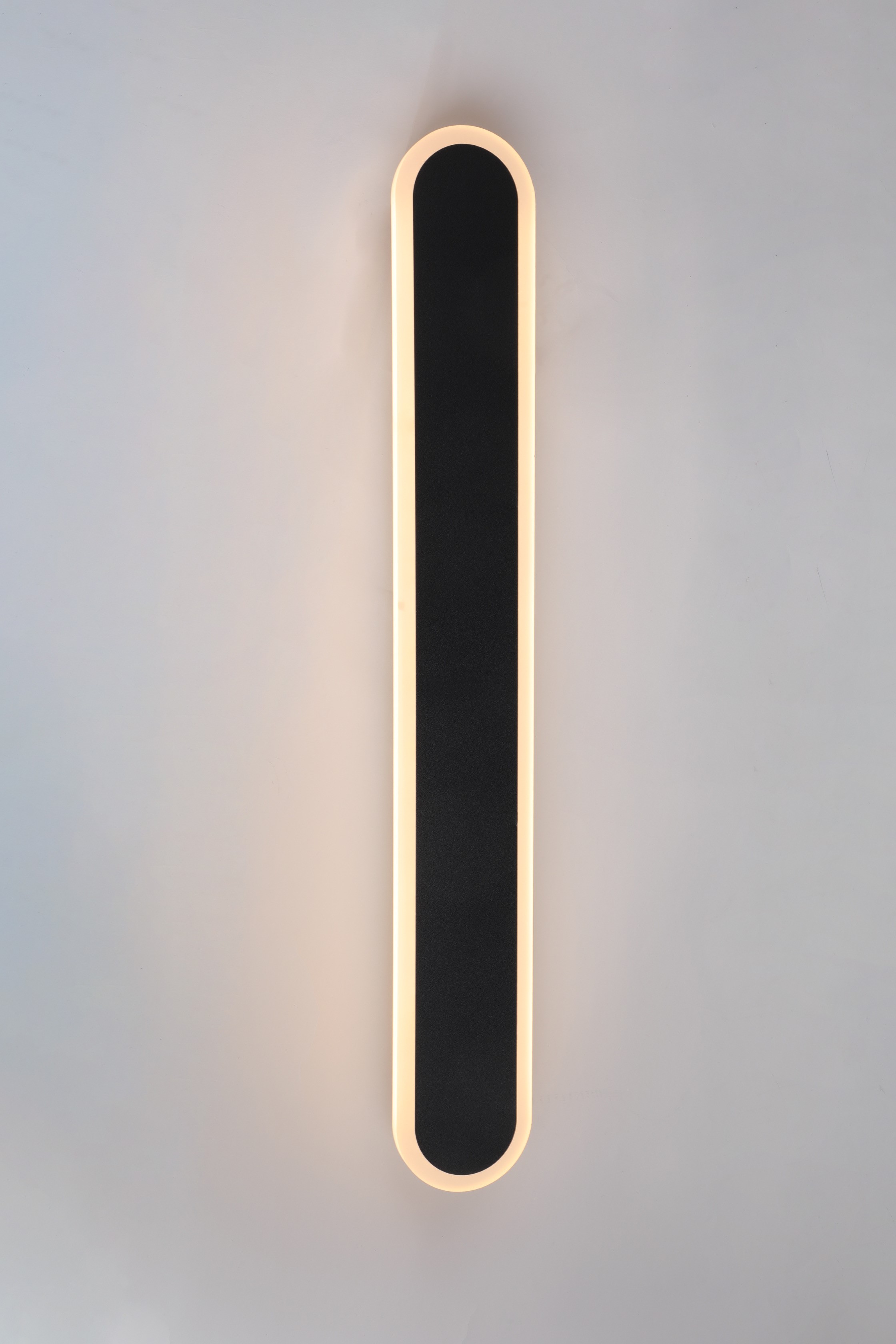 Linear 60 Round Black