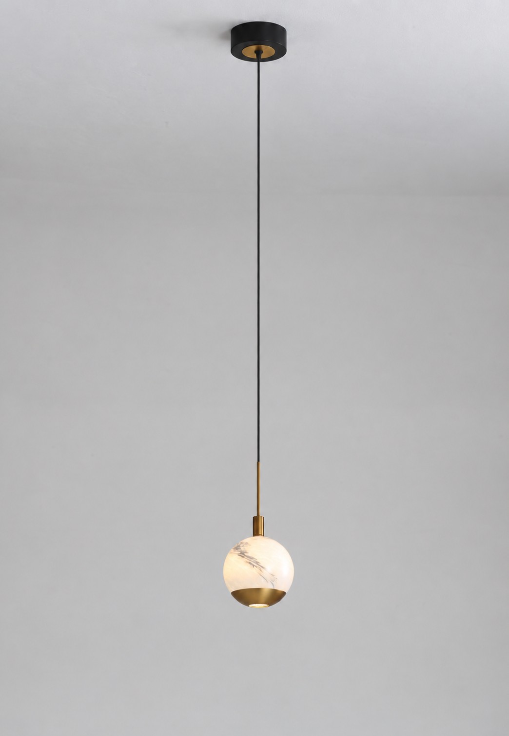 Luna Single Pendant Gold / Black