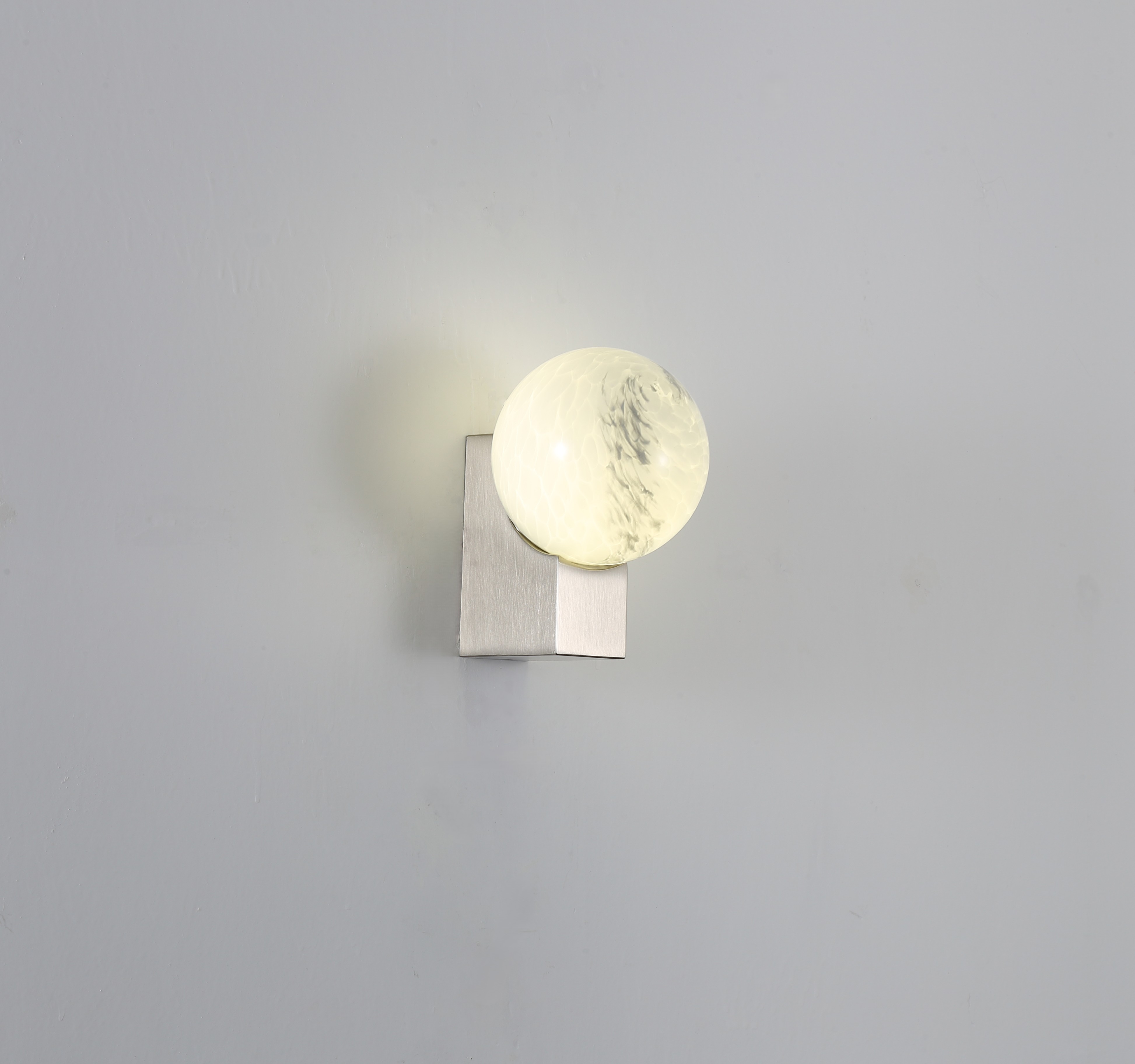 Luna Wall Light Silver / Black